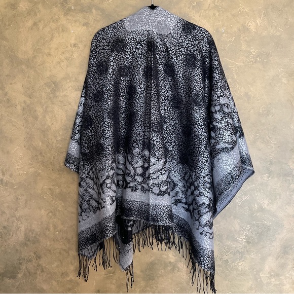 Metallic Leopard Fringe Draped Wrap Poncho - Picture 3 of 7